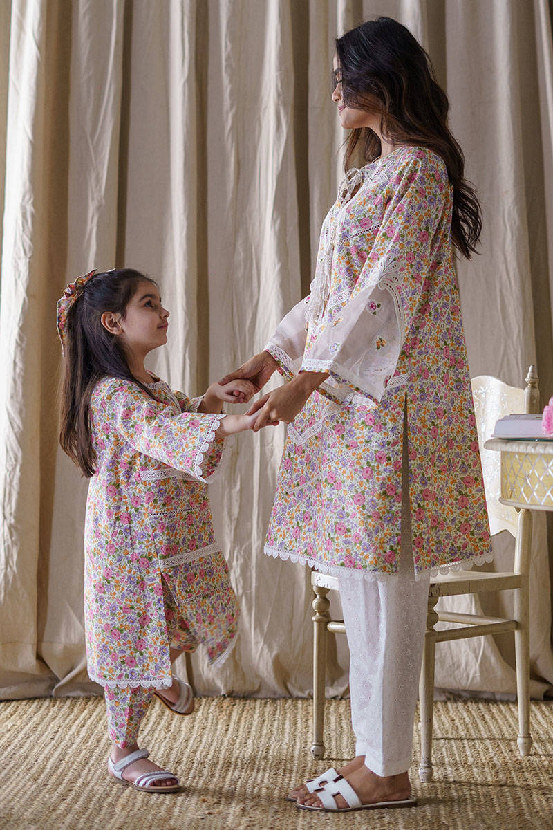 DAINTY FLORAL KID