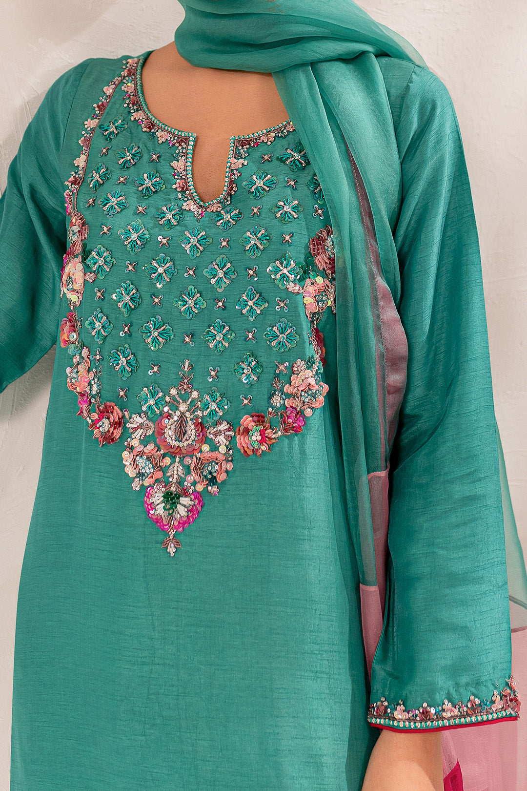 AK KAMEEZ SHALWAR (D-04)