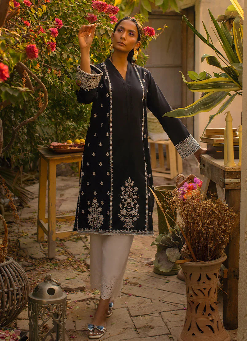 Black Embroidered Kurta