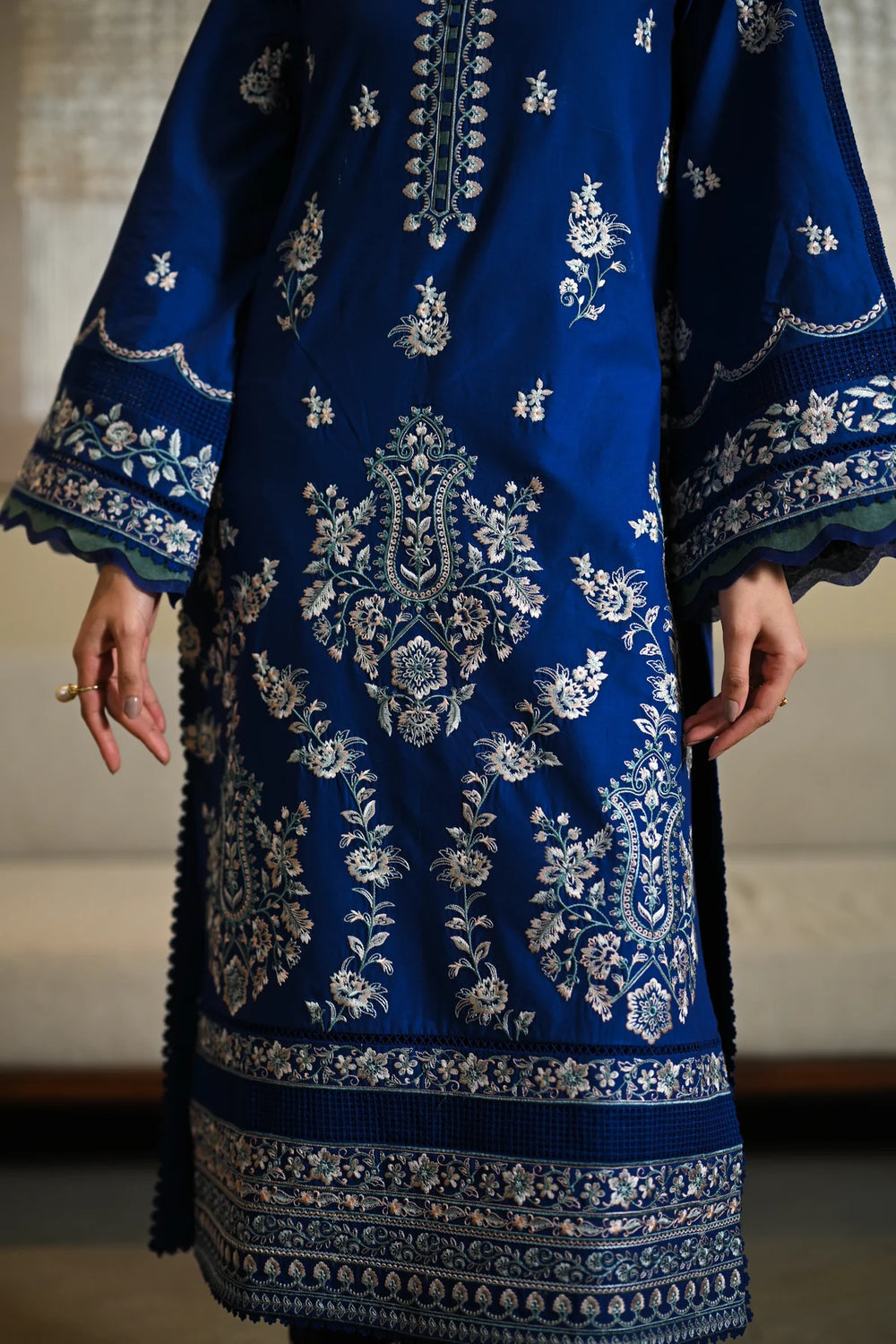 ZAHRA 2: FRESH SAPPHIRE LUXURY LAWN EMBROIDERED (NEL-25605)