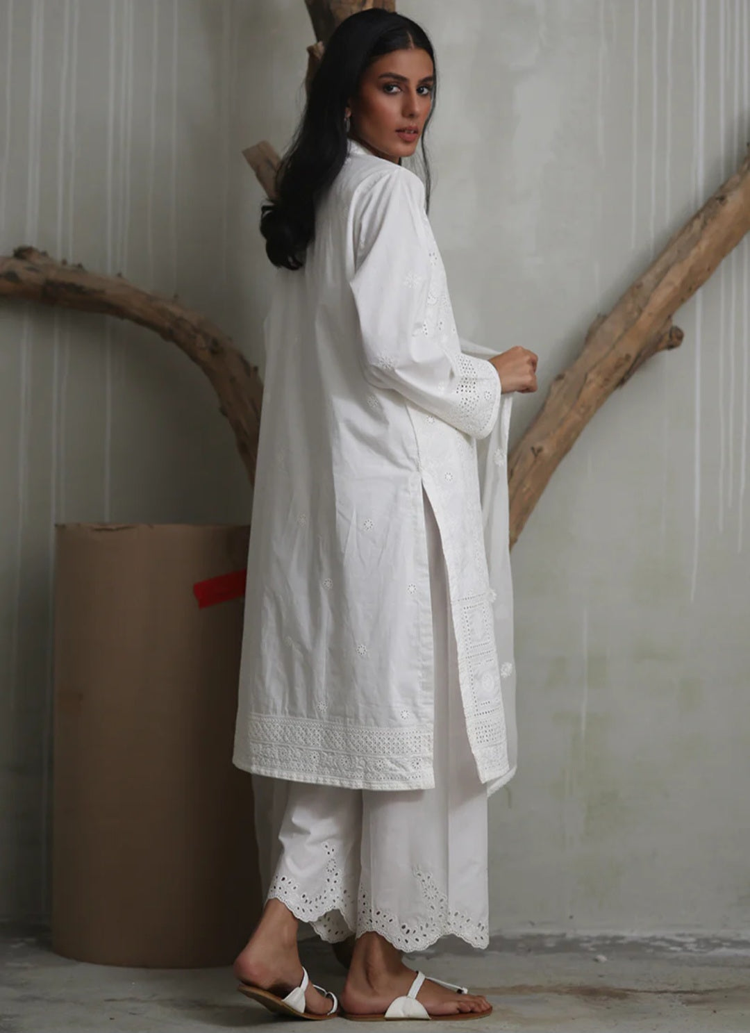 Chikankari Embroidered Kurta 17707