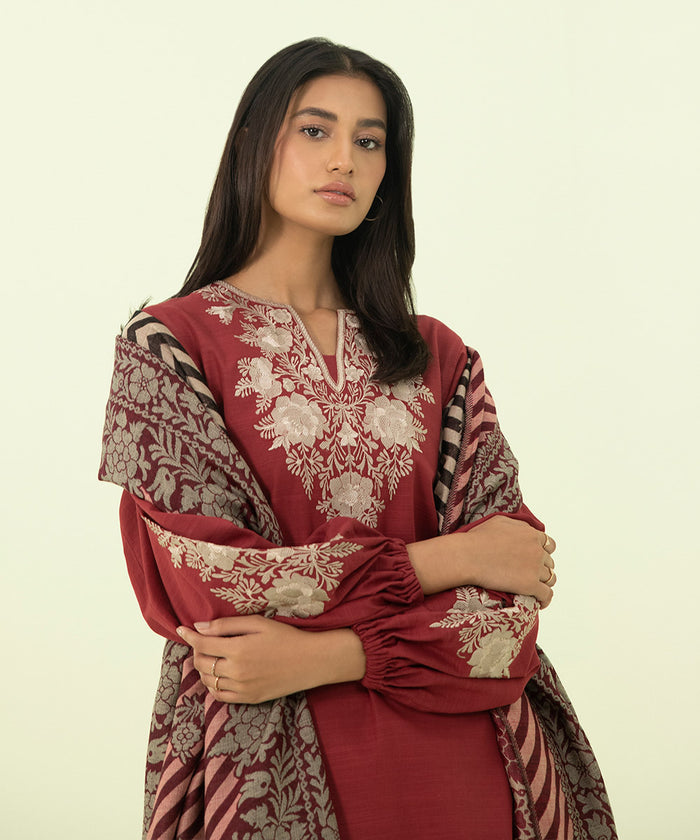 3 PIECE - EMBROIDERED COTTON KARANDI SUIT U3PESG23V811