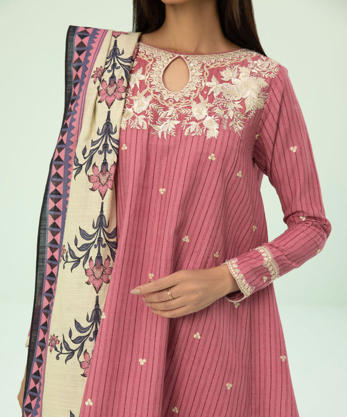 3 PIECE - EMBROIDERED KHADDAR SUIT U3PESG23V818